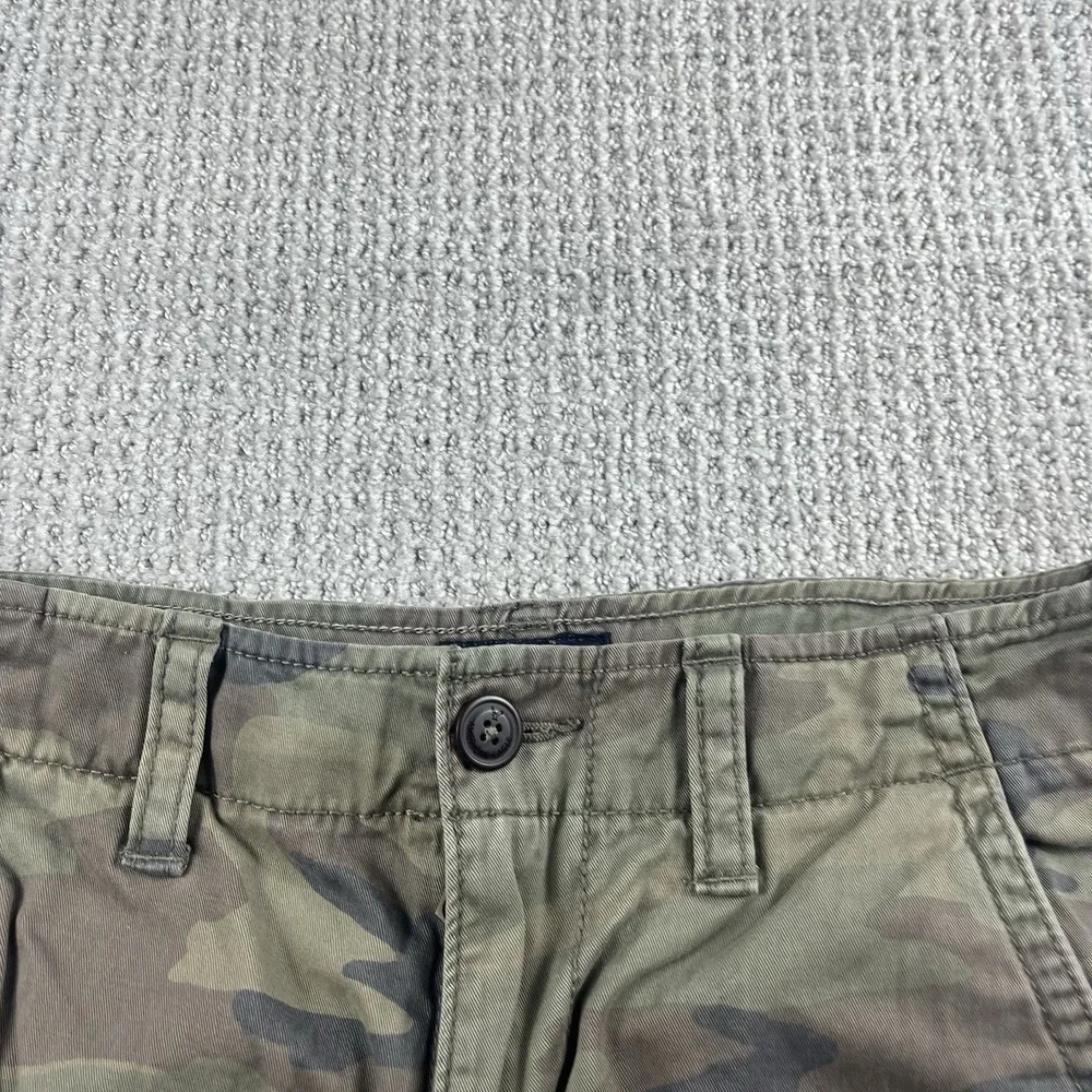 American Eagle Outfitters Classic Length Camo Cargo Shorts Men's 30 (Fit 32)